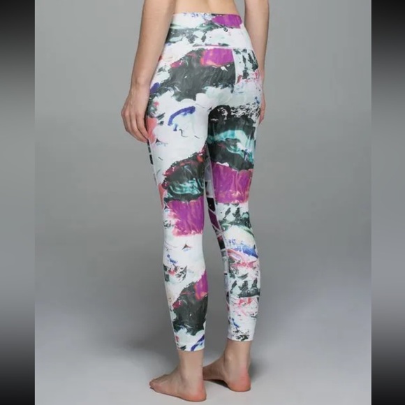 Lululemon Size 6 High Times Full-On Luxtreme Pigment Wave Multicolor Legging - Picture 2 of 7